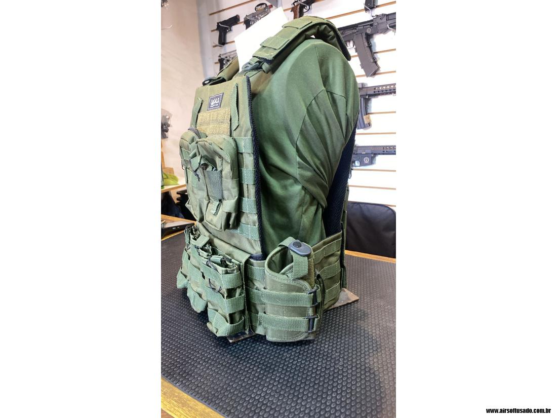 COLETE TAS LISO VERDE/TAN/PRET